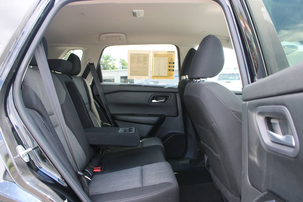 Used 2024 Nissan Rogue SV AWD/4WD image 32