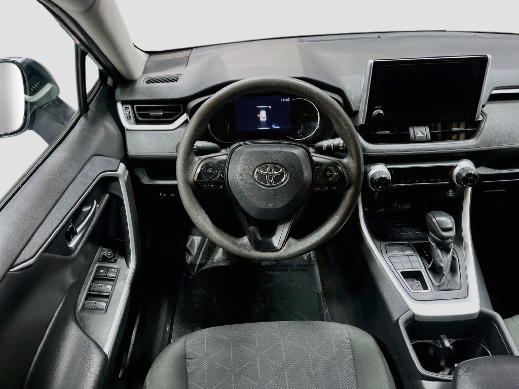 Used 2025 Toyota RAV4 XLE AWD/4WD image 21