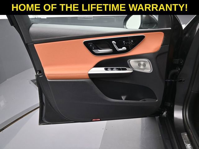 Used 2023 Mercedes-Benz GLC 300 4MATIC image 11