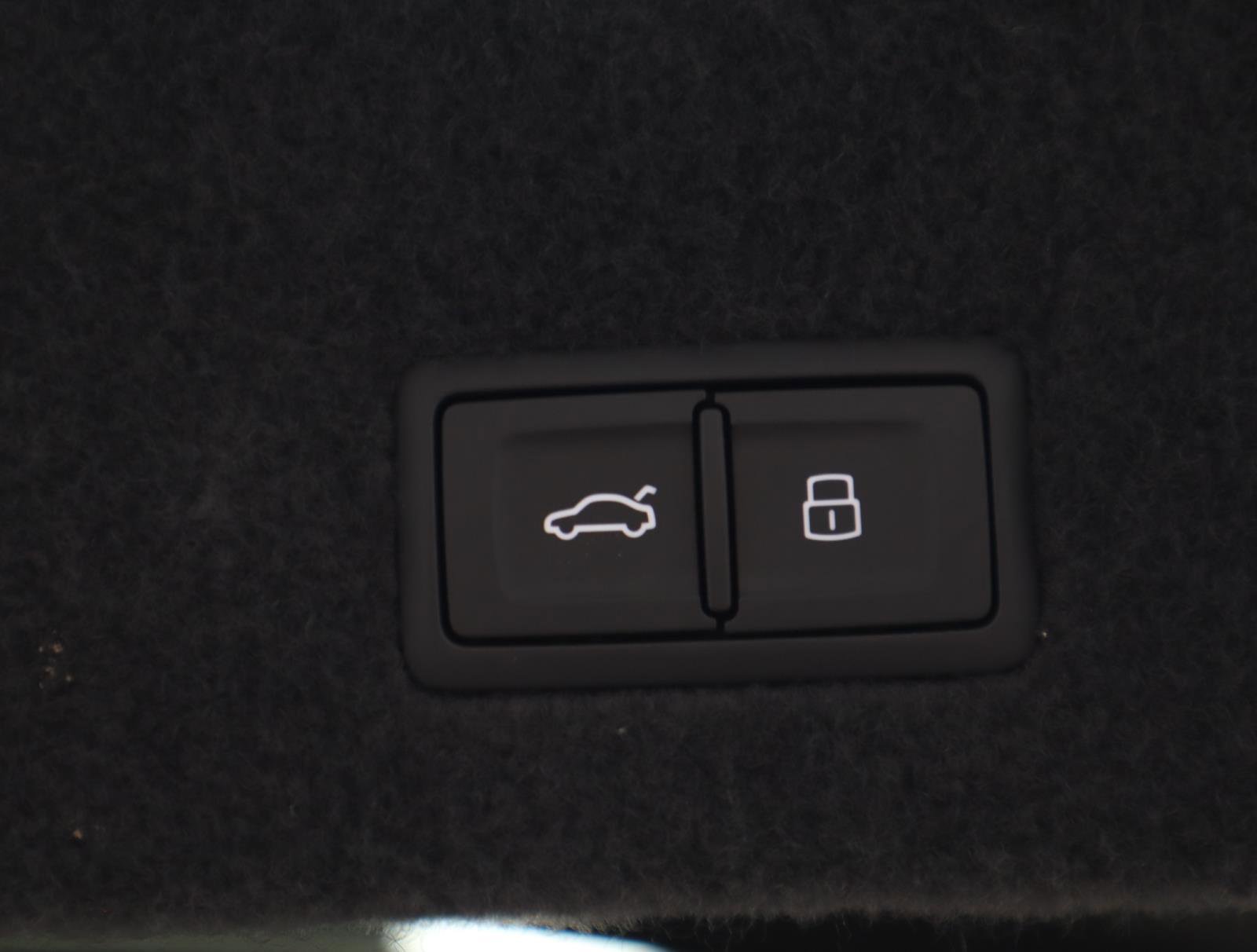 Used 2023 Lamborghini Urus Performante image 12