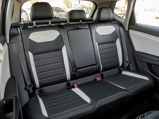 Used 2025 Volkswagen Taos SEL w/ Black Wheel Plus Package AWD/4WD image 23