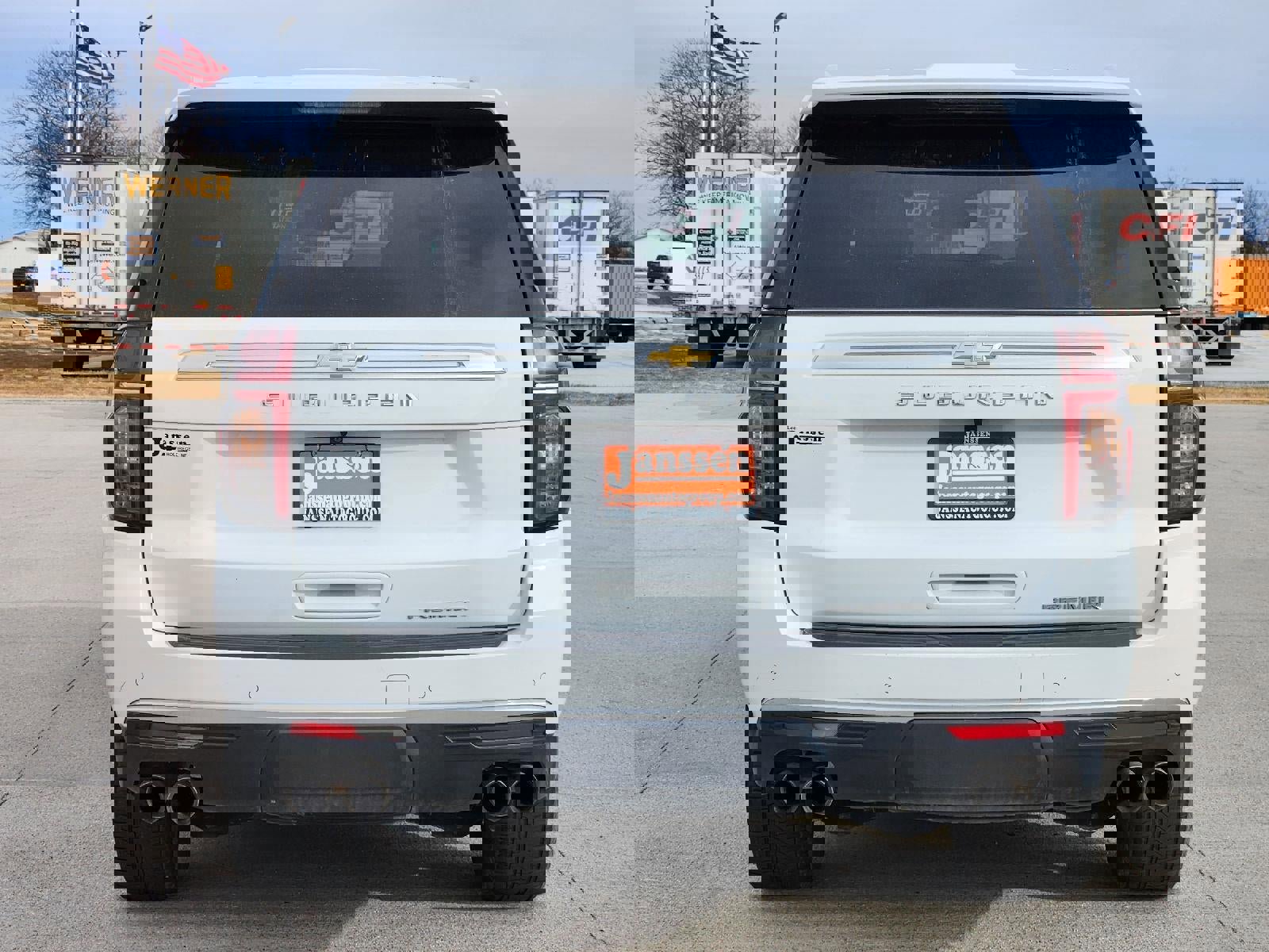 Used 2024 Chevrolet Suburban Premier image 13