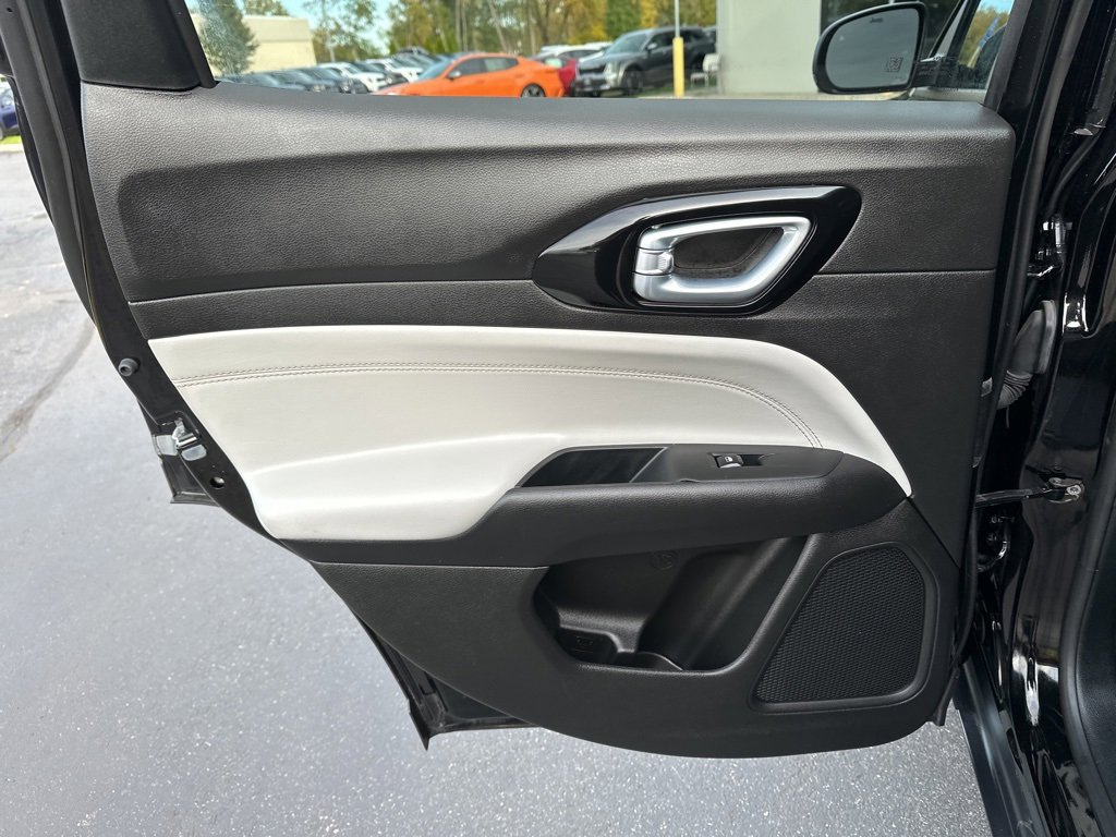 Used 2024 Jeep Compass Limited image 19