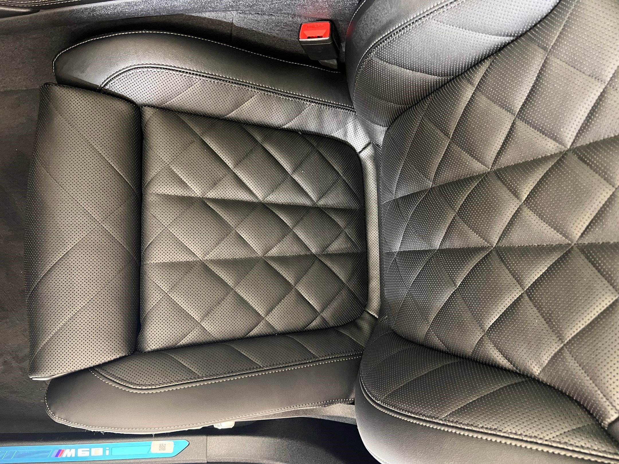 New 2026 BMW X6 M60i w/ Executive Package image 26