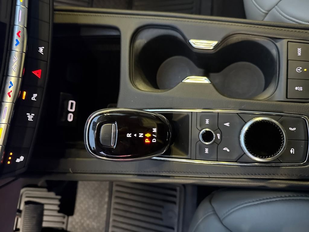 Used 2022 Cadillac XT4 Premium Luxury w/ Enhanced Visibility Package image 26