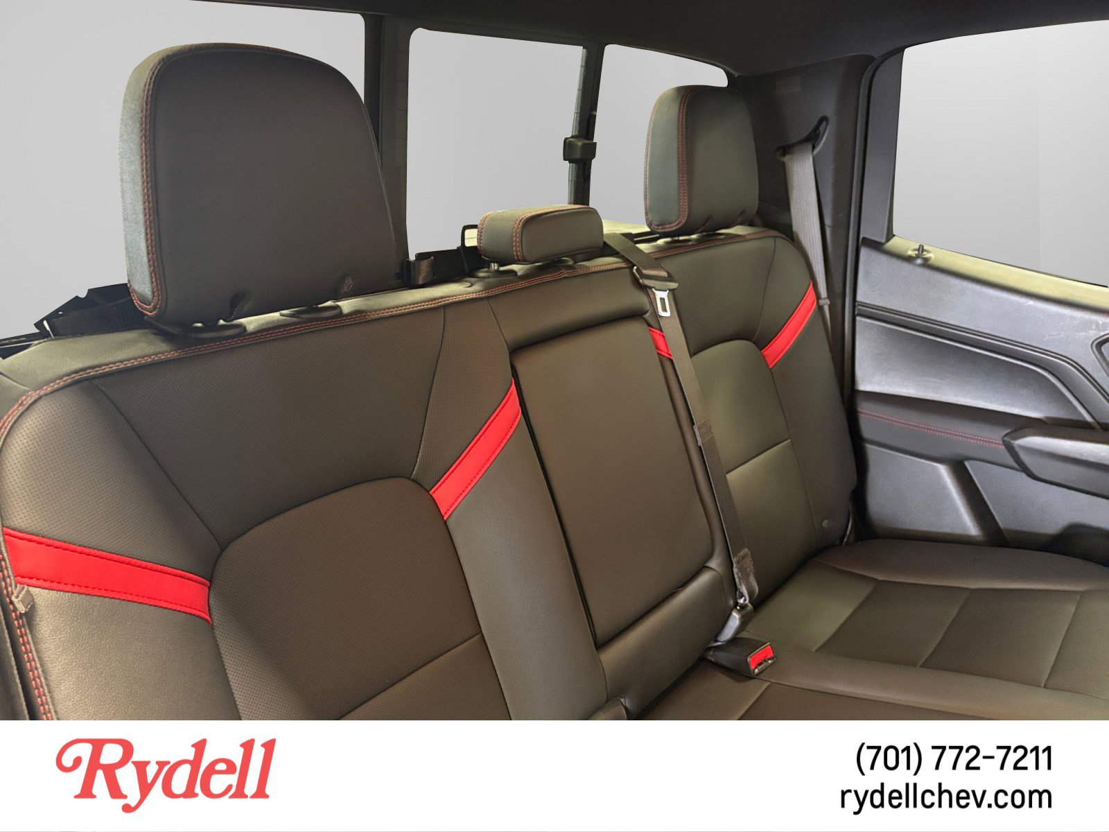 Used 2023 Chevrolet Colorado Z71 w/ Z71 Convenience Package 2 image 17