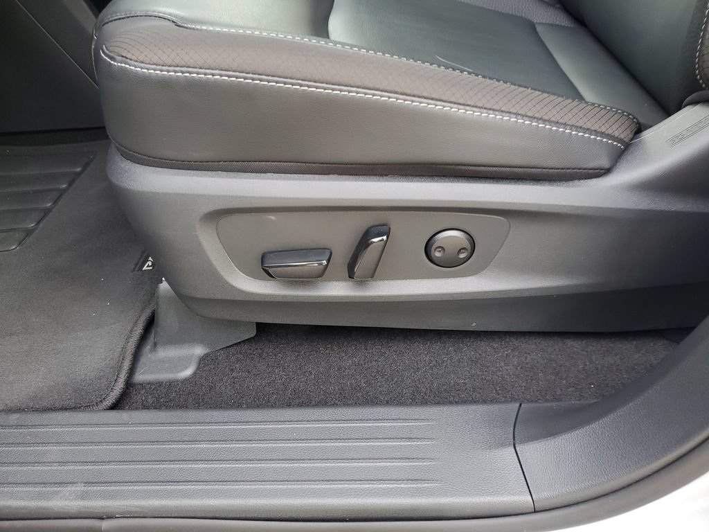 Certified 2025 Nissan Pathfinder SL w/ SL Premium Package FWD image 23