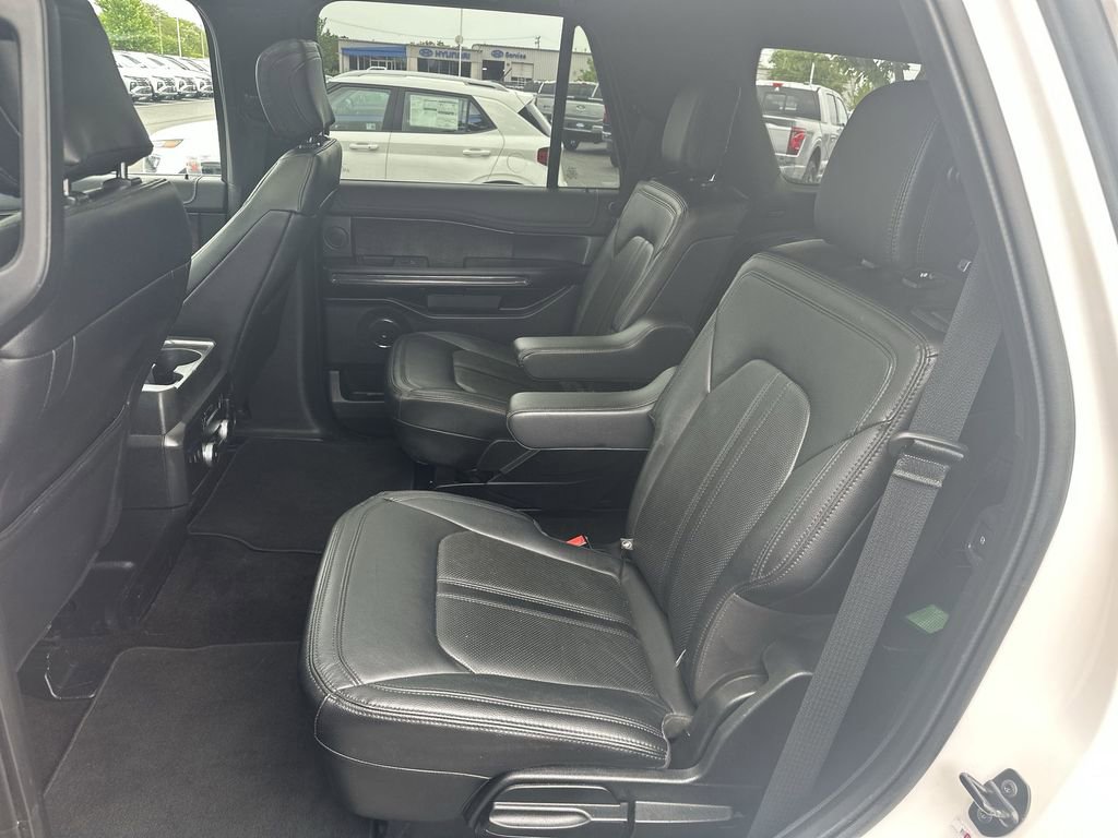 Used 2019 Ford Expedition Limited w/ Equipment Group 302A AWD/4WD image 24