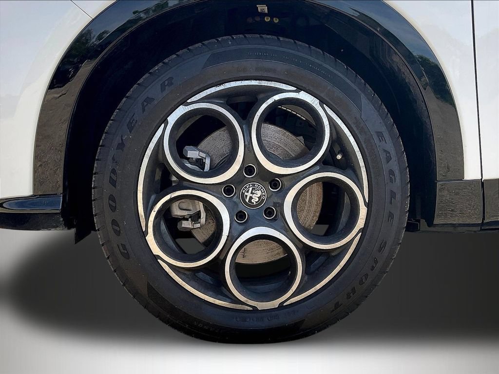 New 2025 Alfa Romeo Tonale AWD/4WD image 13
