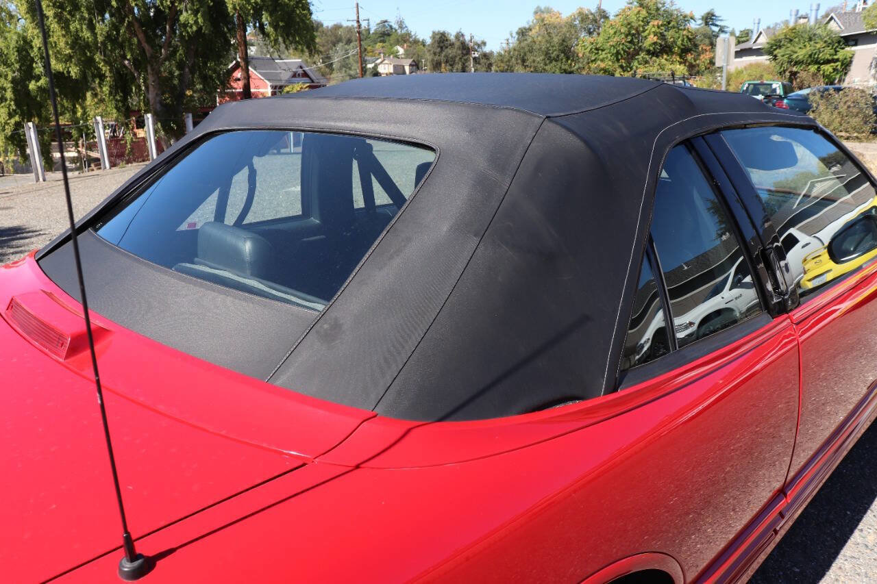 Used 1993 Oldsmobile Cutlass Supreme Convertible image 22