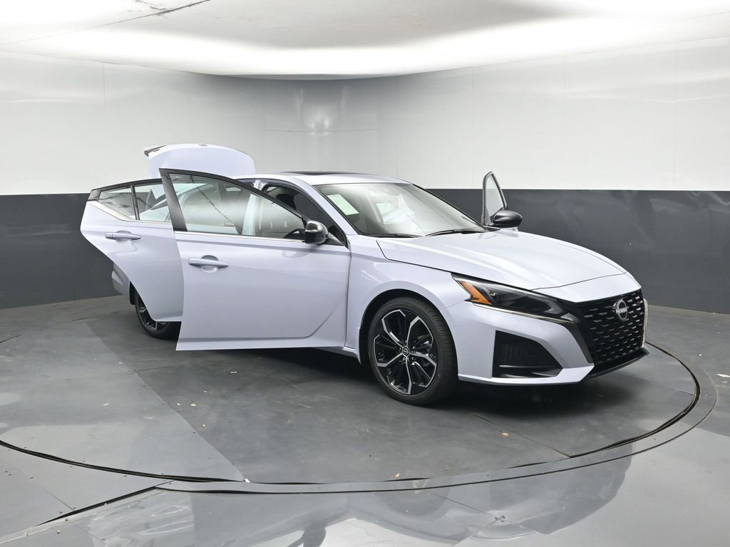 New 2025 Nissan Altima 2.5 SR image 47