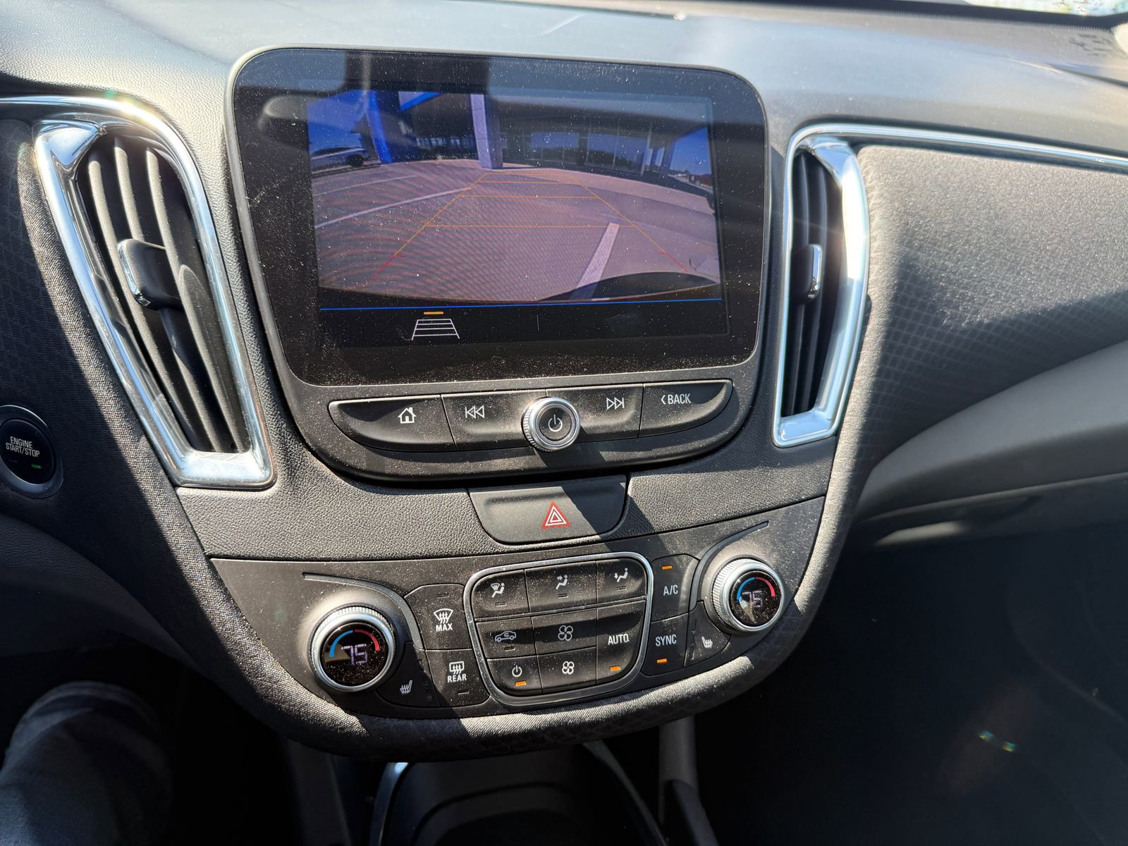 Used 2019 Chevrolet Malibu LT image 14