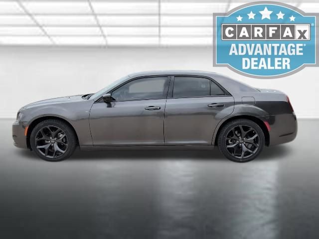 Used 2023 Chrysler 300 Touring w/ Sport Appearance Package RWD image 26