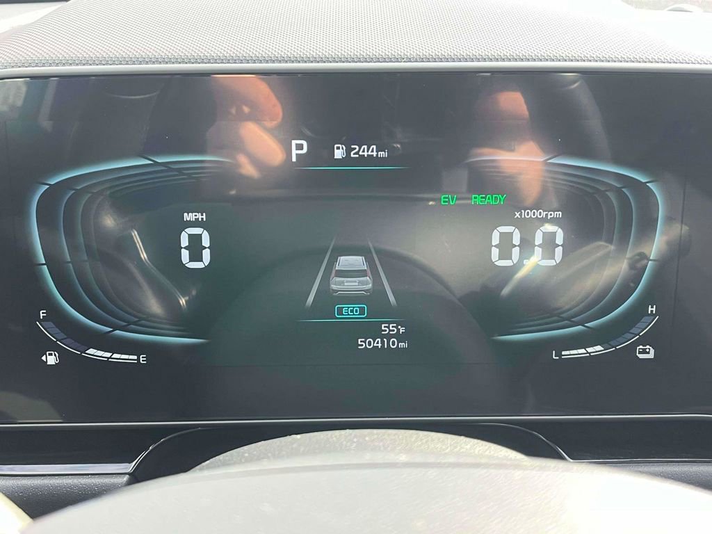 Used 2023 Kia Niro EX Touring image 25