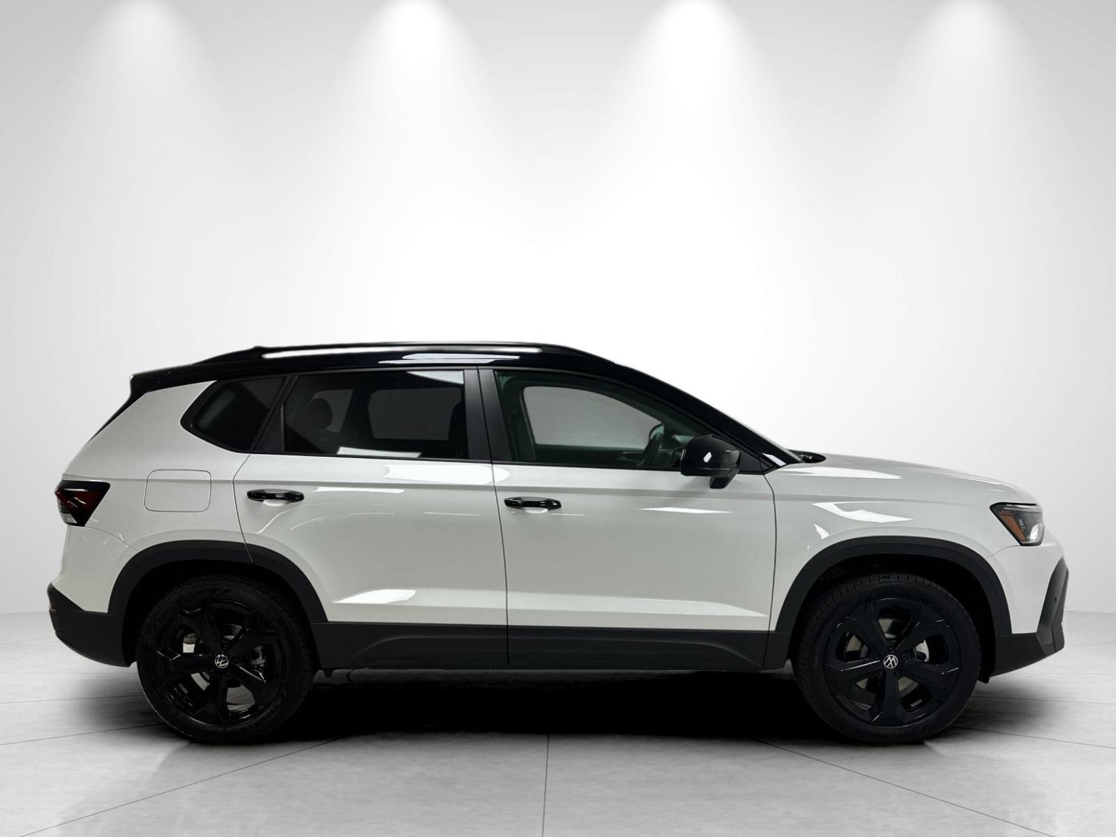 New 2026 Volkswagen Taos SE AWD/4WD image 6