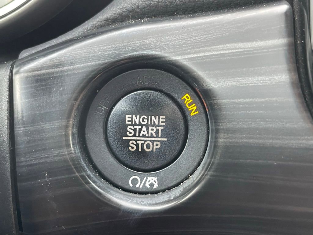 Used 2021 Jeep Grand Cherokee Laredo X image 32