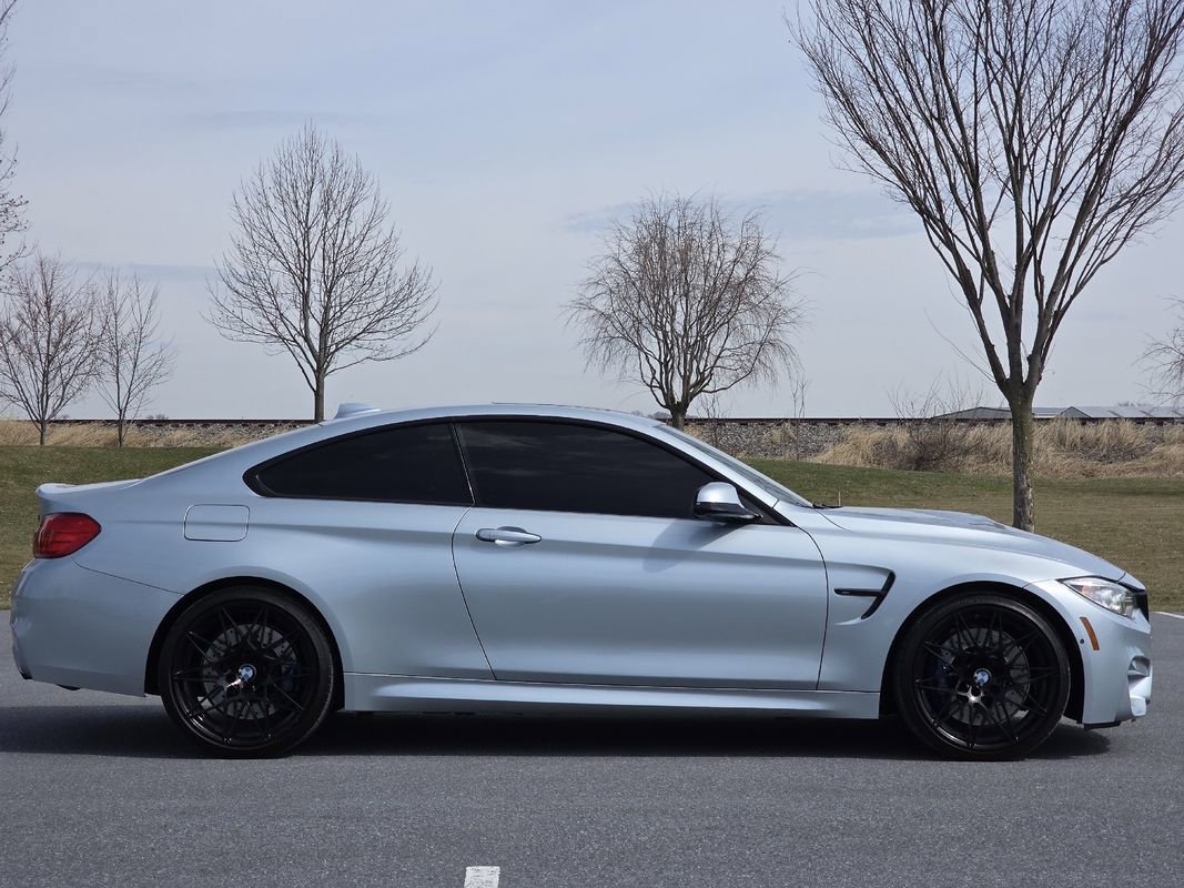 Used 2017 BMW M4 image 9