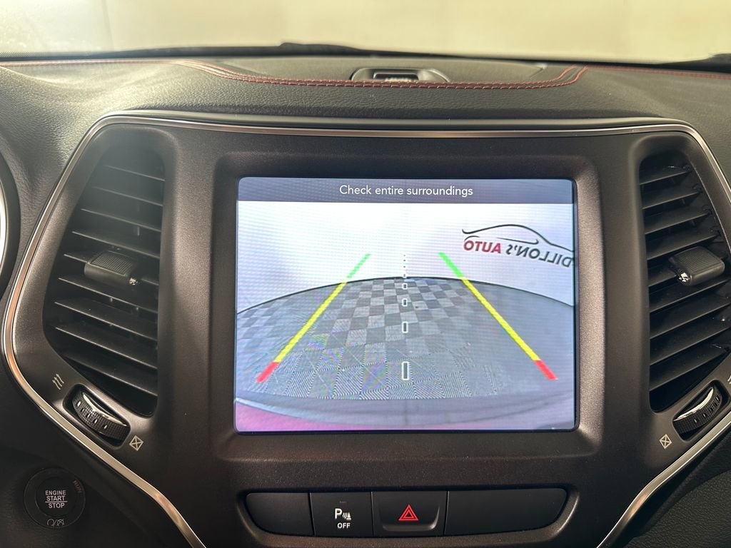 Used 2020 Jeep Cherokee Trailhawk w/ Comfort/Convenience Group AWD/4WD image 30