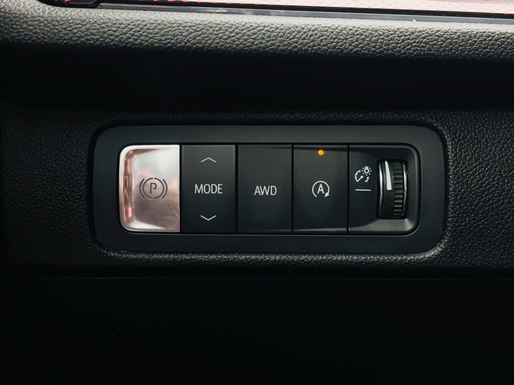 Used 2025 Chevrolet Traverse Z71 w/ Enhanced Driving Package AWD/4WD image 56