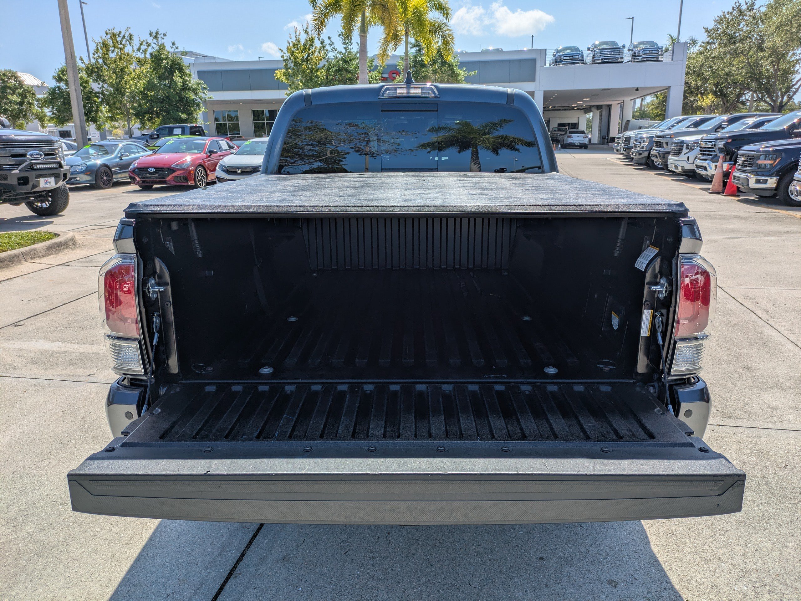Used 2023 Toyota Tacoma Limited AWD/4WD image 13