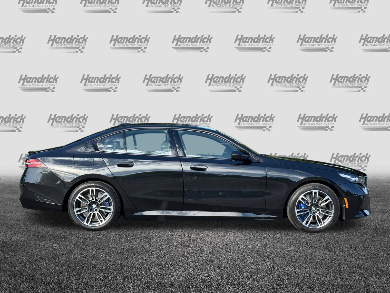 New 2027 BMW 550e xDrive AWD/4WD image 3