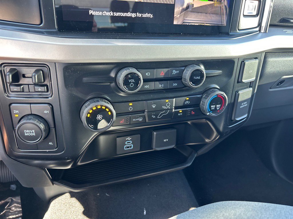 New 2026 Ford F250 4x4 Crew Cab Super Duty image 9