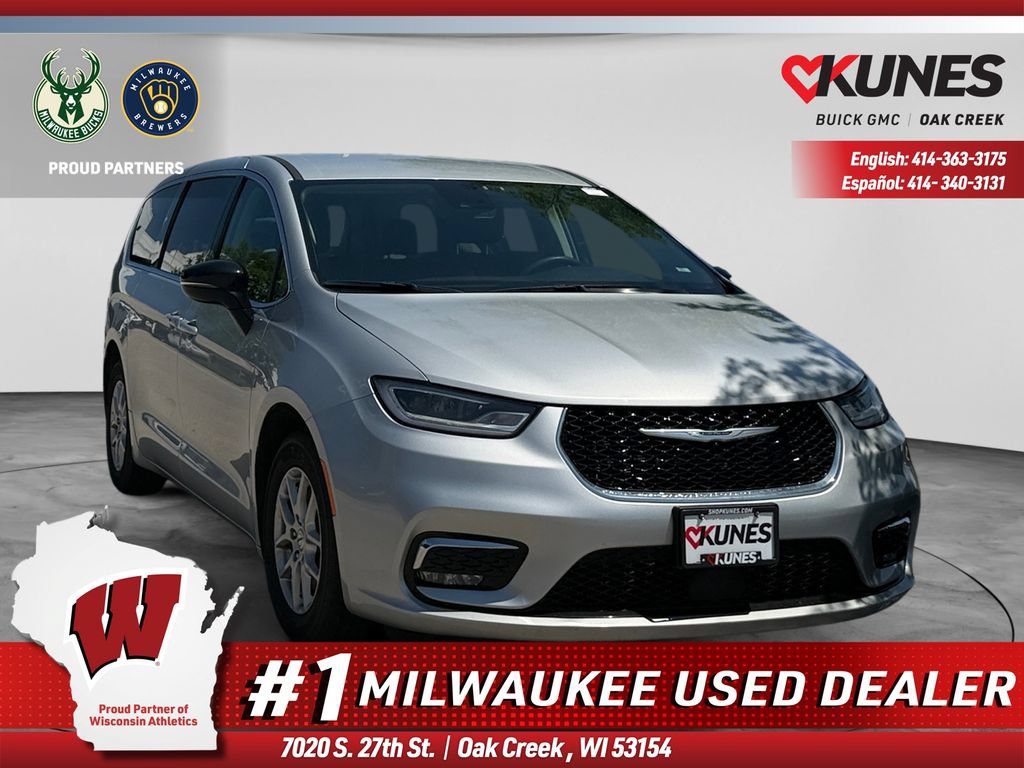 Used 2024 Chrysler Pacifica Touring-L FWD image 1
