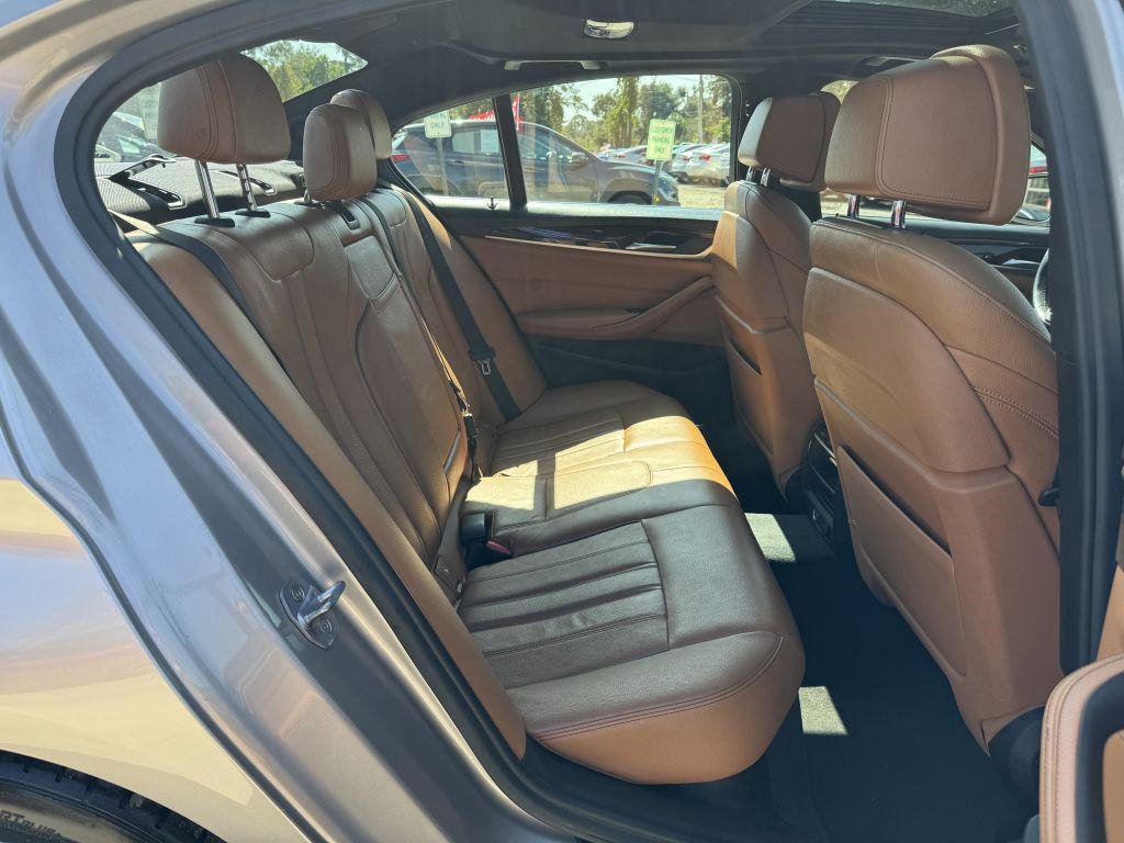 Used 2018 BMW 530i image 11