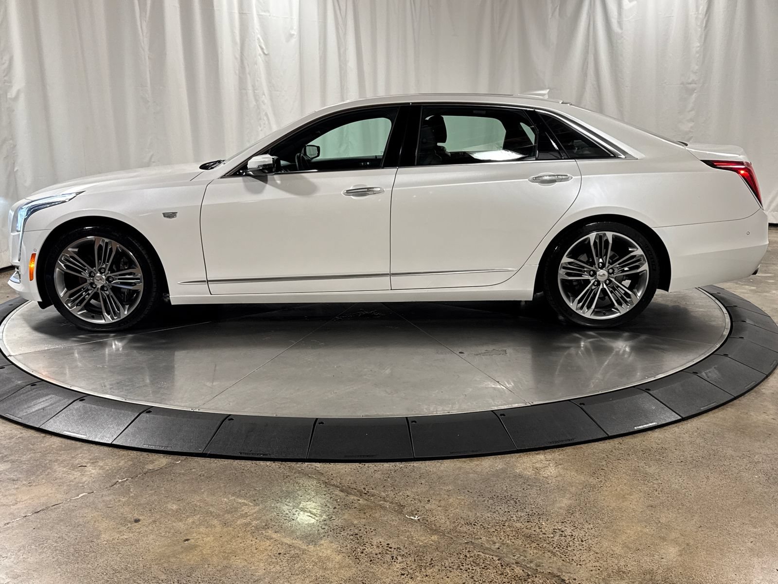 Used 2018 Cadillac CT6 Platinum AWD/4WD image 8