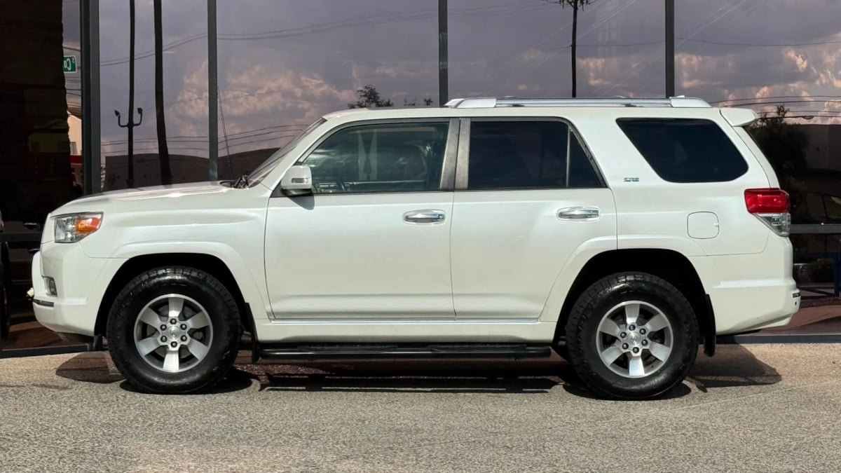 Used 2012 Toyota 4Runner SR5 w/ Premium Pkg AWD/4WD image 4