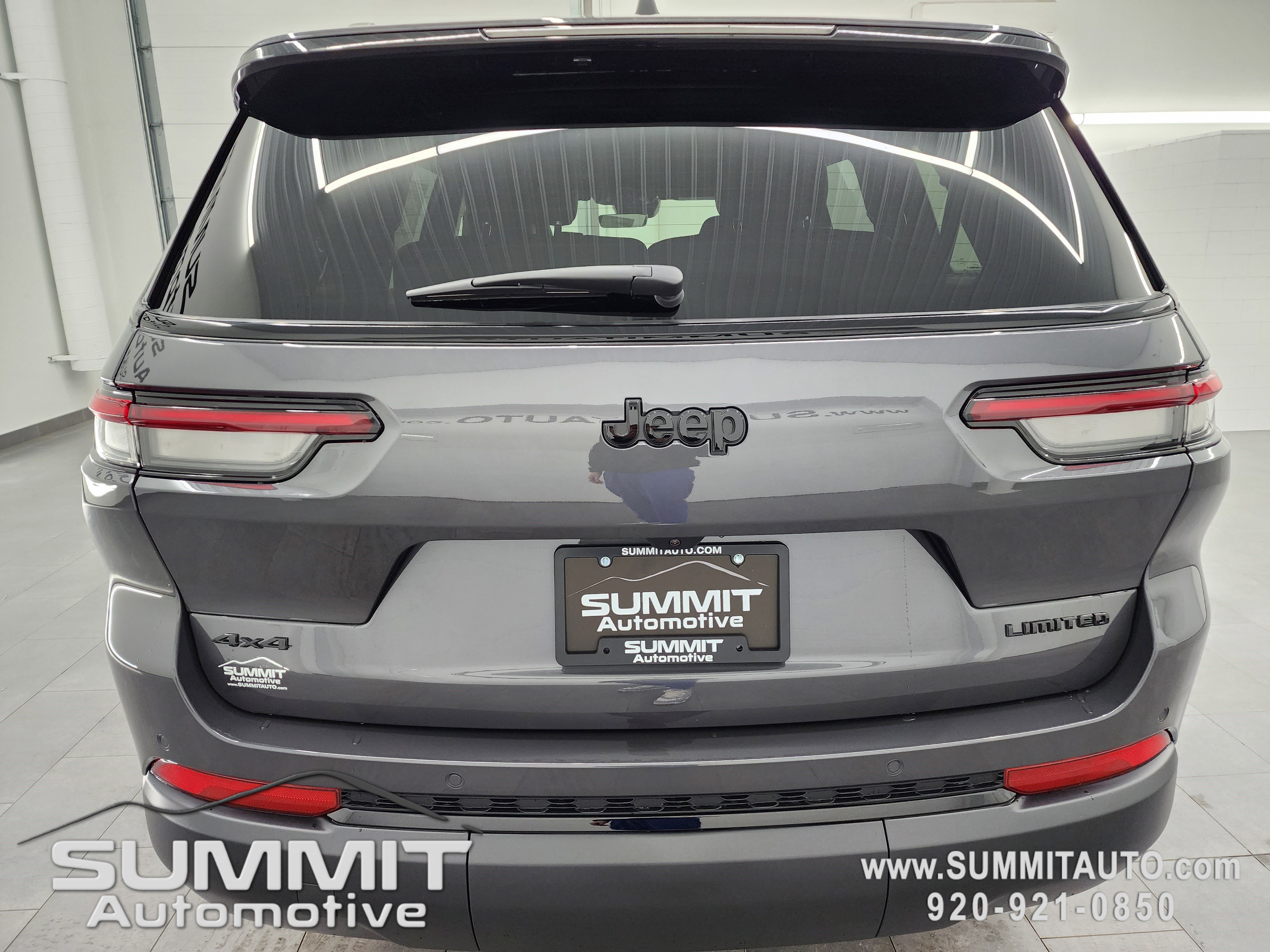 New 2025 Jeep Grand Cherokee L Limited w/ Black Appearance Package image 29