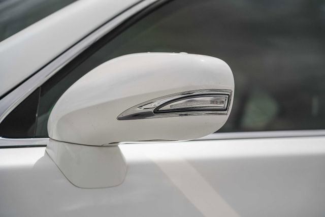 Used 2011 Lexus LS 460 w/ Comfort Pkg image 15