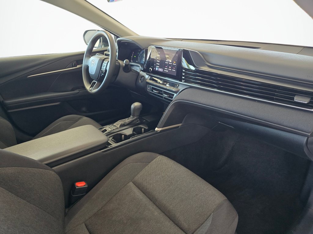Used 2025 Toyota Camry LE FWD image 44