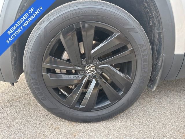 Used 2023 Volkswagen Atlas Cross Sport SE w/ Black Wheel Package image 9