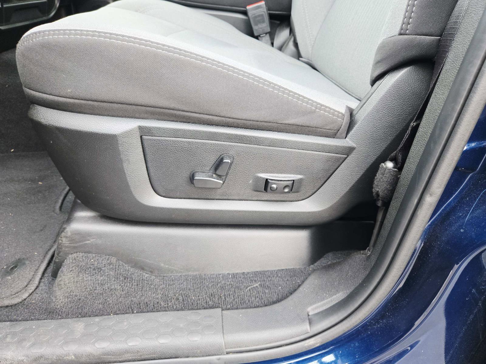 Used 2024 RAM 2500 Big Horn w/ Bed Utility Group image 37