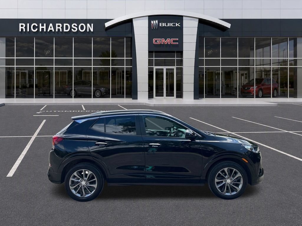 Used 2022 Buick Encore GX Preferred w/ Sport Touring Package FWD image 7