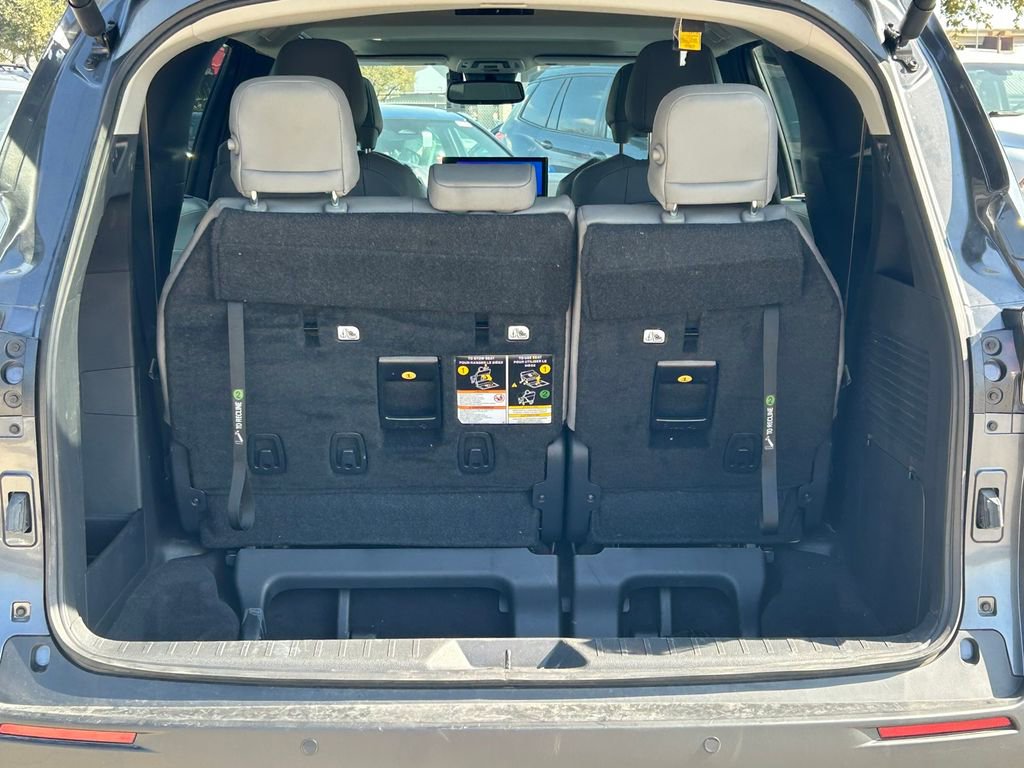Used 2025 Toyota Sienna XLE image 15