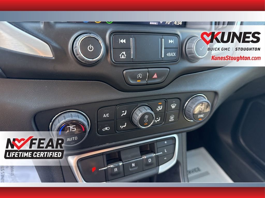 Used 2024 GMC Terrain SLT AWD/4WD image 33