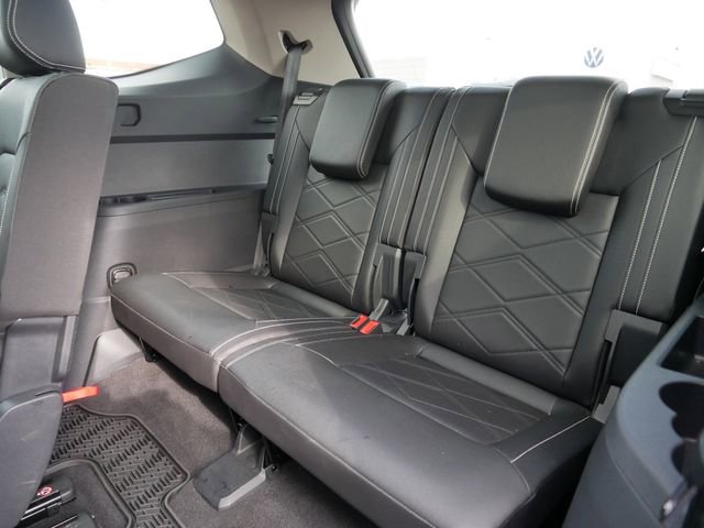 Certified 2025 Volkswagen Atlas SE w/ Panoramic Sunroof Package image 18