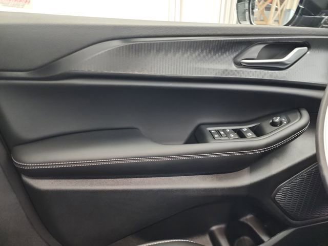 New 2025 Jeep Grand Cherokee Altitude image 15