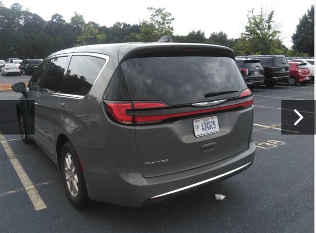 Used 2025 Chrysler Pacifica Select FWD image 7