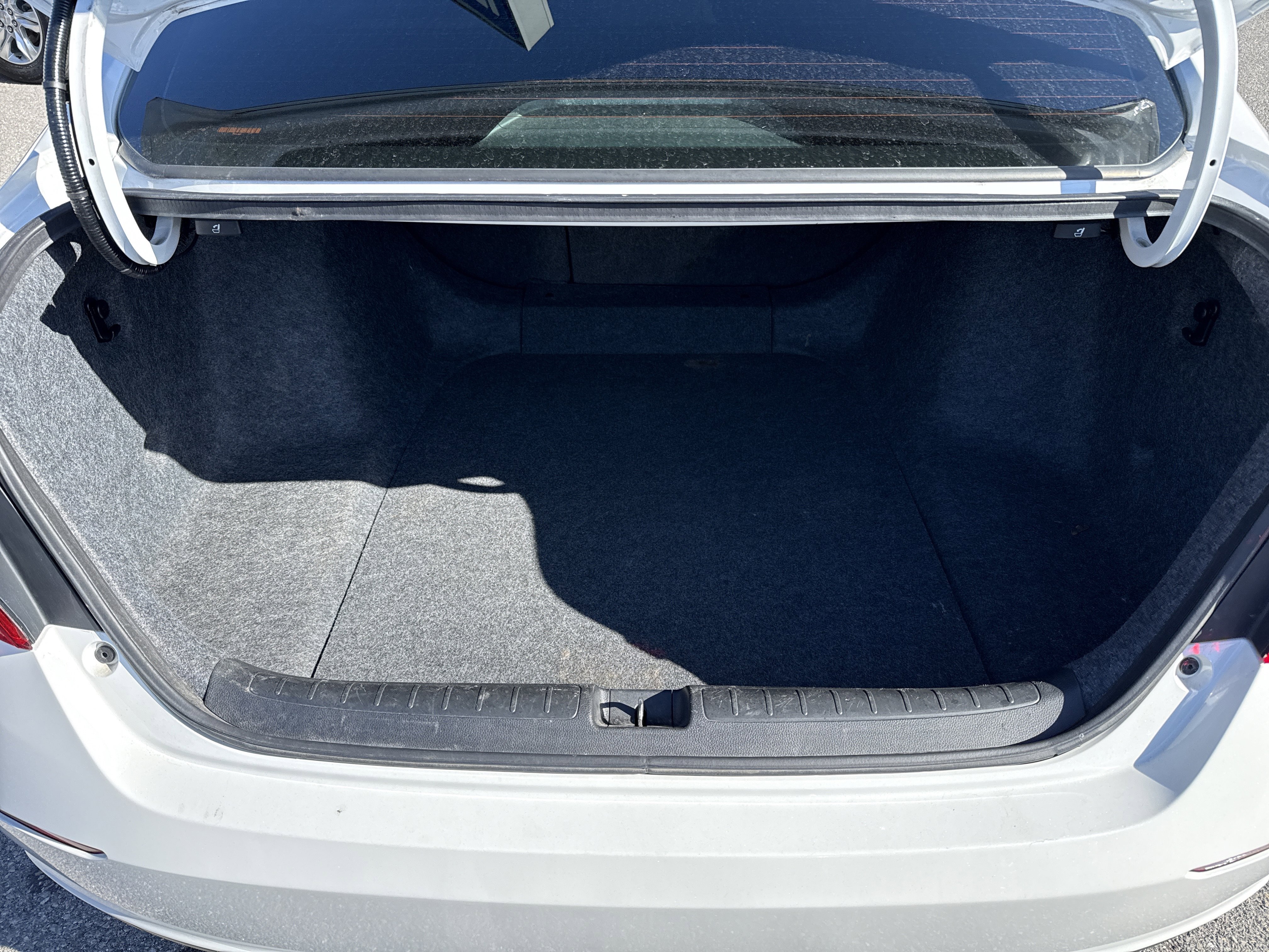 Used 2018 Honda Accord EX video 5