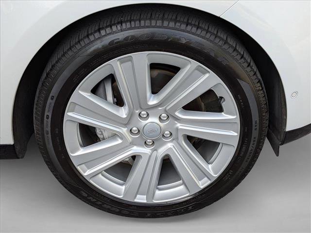 Certified 2023 Land Rover Range Rover SE image 25