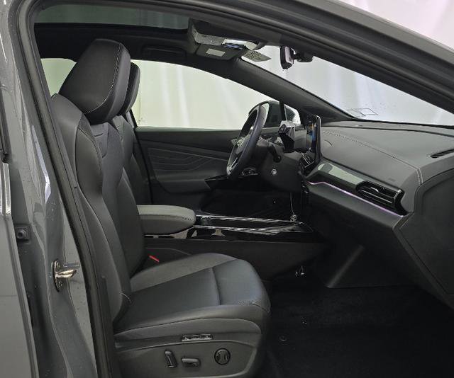 Used 2023 Volkswagen ID.4 Pro S image 8