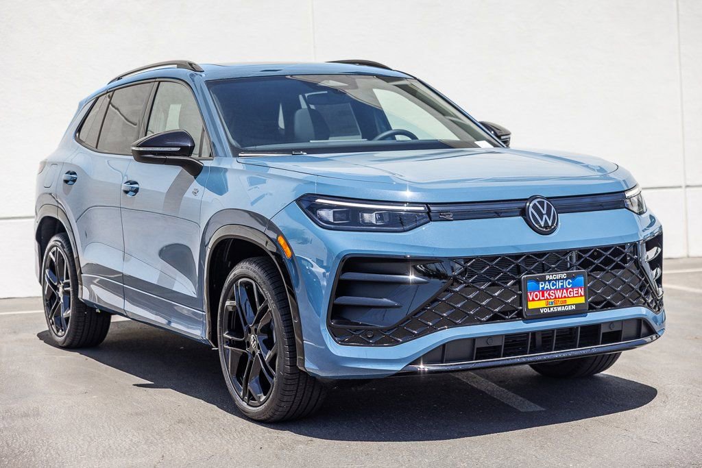 New 2026 Volkswagen Tiguan SE R-Line