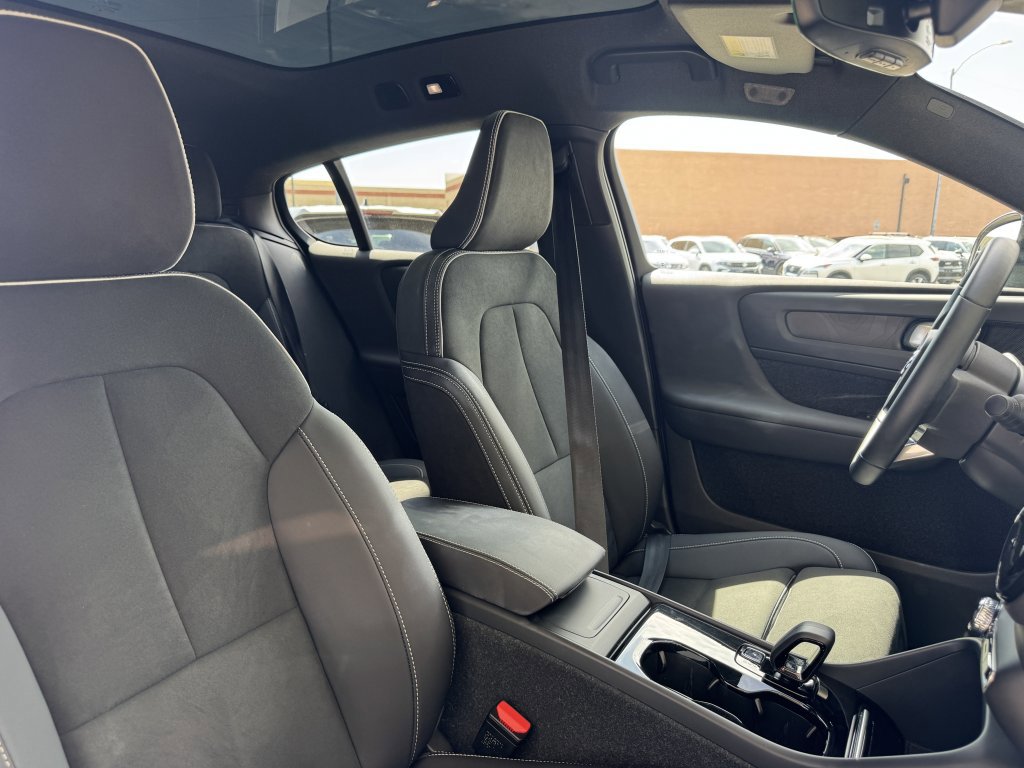 Used 2023 Volvo C40 P8 Recharge Plus w/ Protection Package Premier image 40