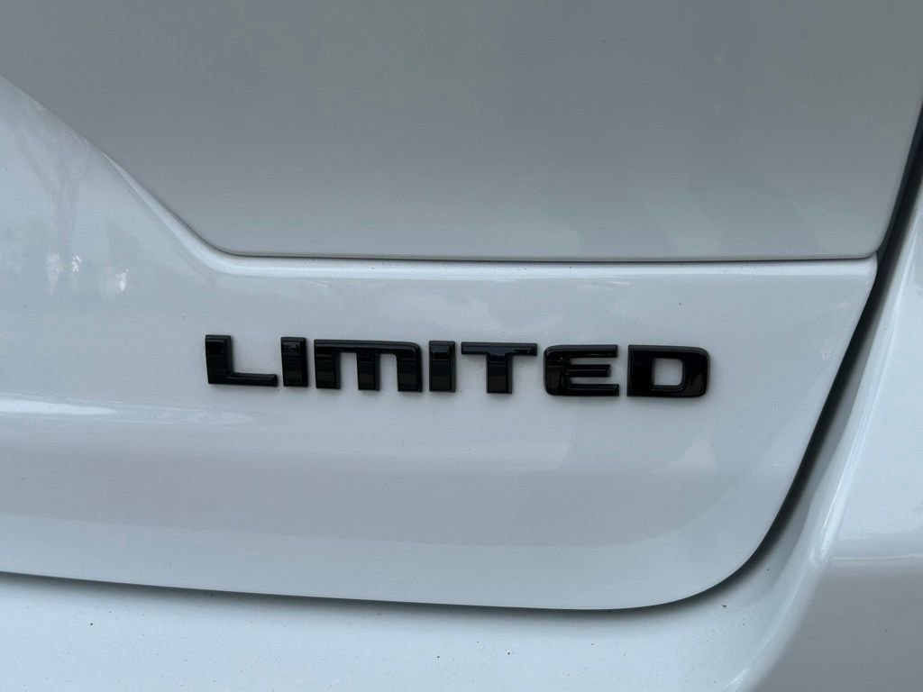 Certified 2024 Jeep Grand Cherokee Limited w/ Black Appearance Package image 33