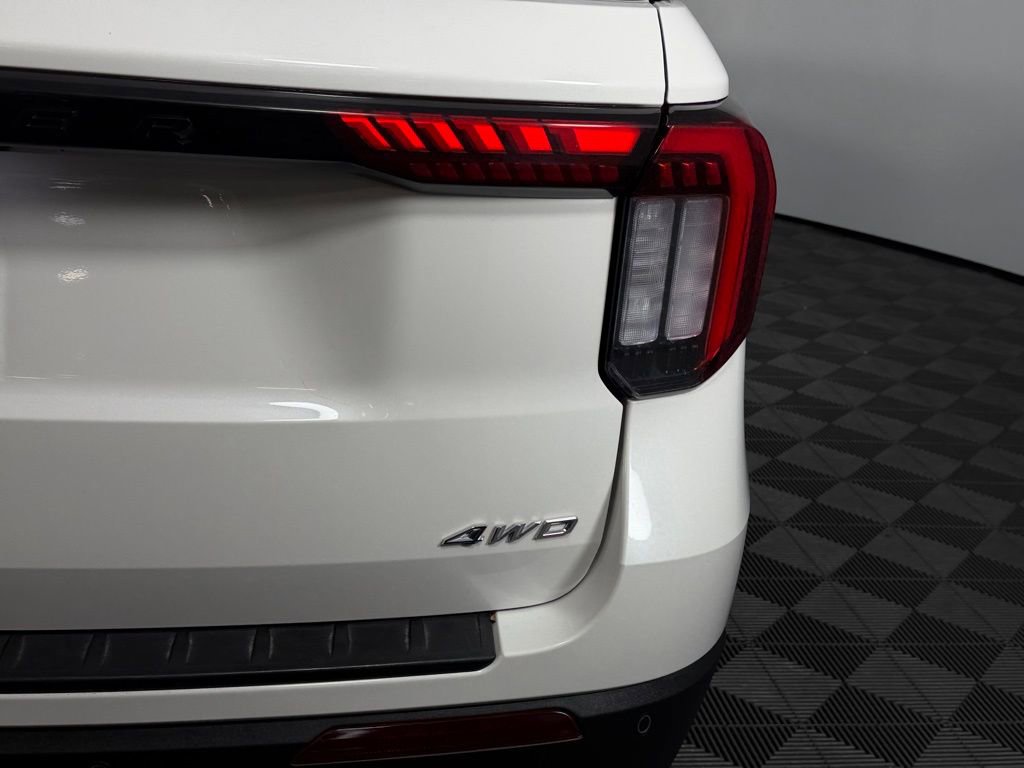 Used 2025 Ford Explorer ST-Line w/ ST-Line Street Pack image 15