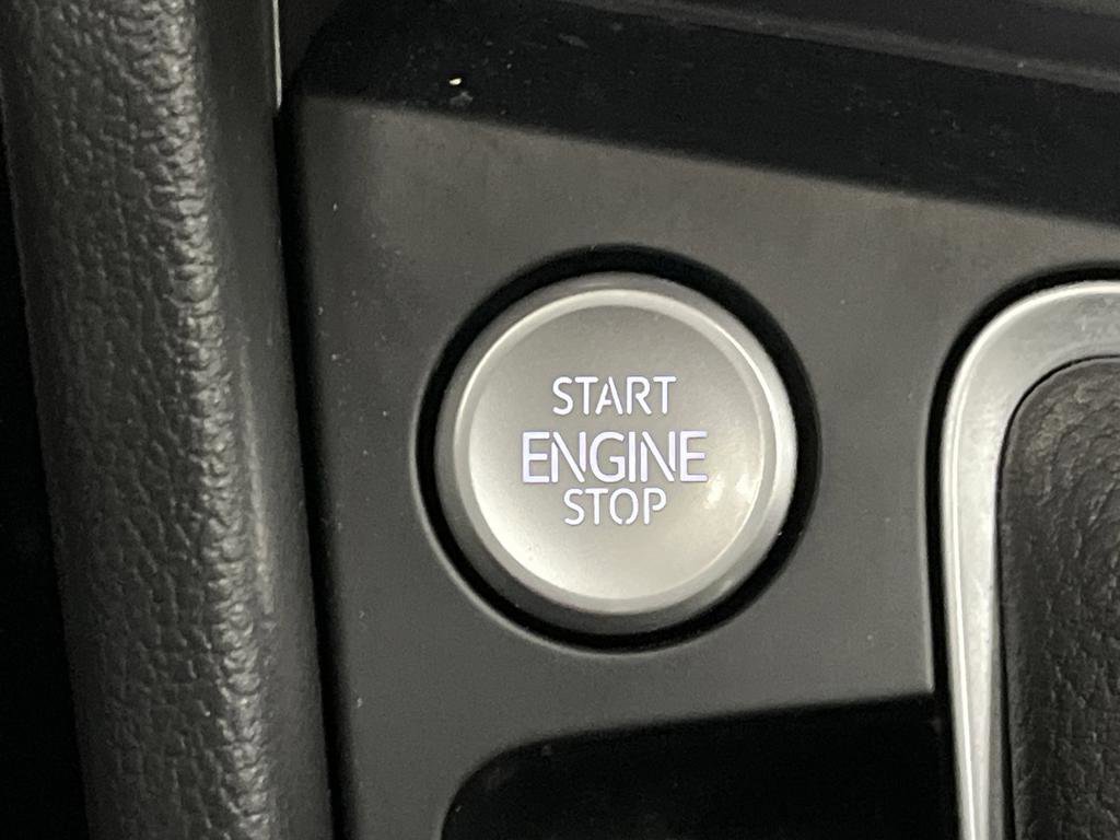 Used 2025 Volkswagen Jetta SEL image 21