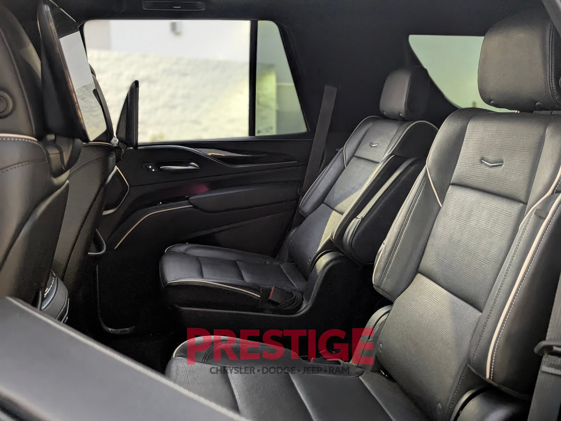 Used 2023 Cadillac Escalade Sport AWD/4WD image 31